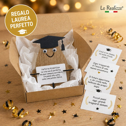 Patata positiva laurea con cappello tocco e nappa incisi legno — Lo Realizzo®